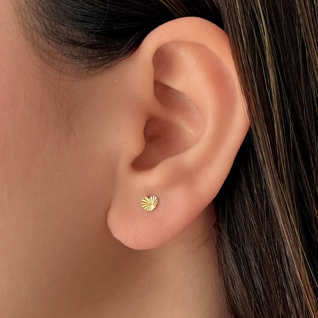 Sparkle Season Alert: Modern Gold Stud Earrings Stealing the Spotlight